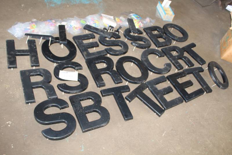 lot 1189 image: Lot of (26) 12in. Plastic Letters