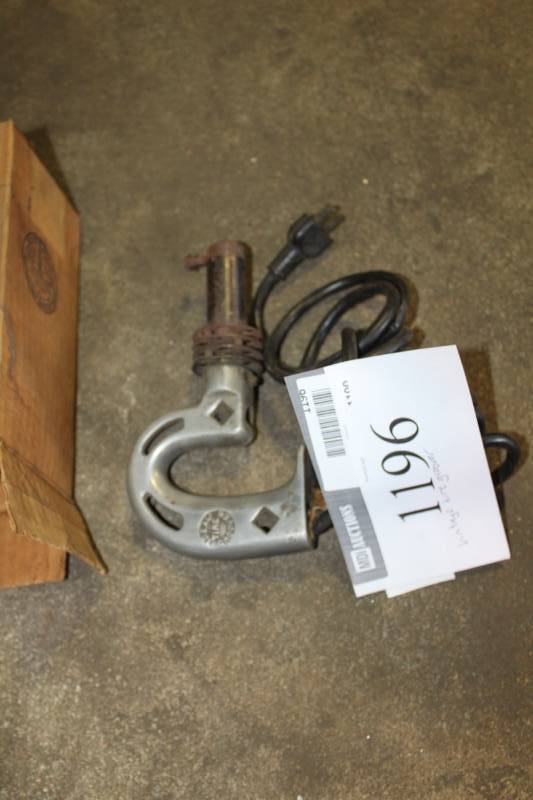 lot 1196 image: Vintage Hand Tire Groover