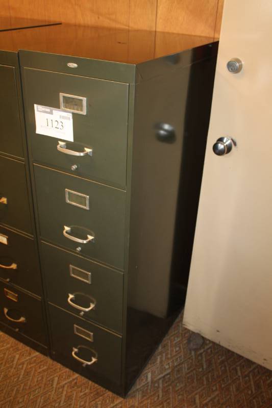 lot 1123 image: Cole-Steel Metal File Cabinet with 4-Drawers