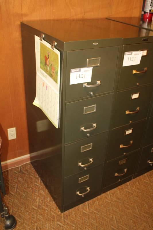 lot 1121 image: Cole-Steel Metal File Cabinet with 4-Drawers