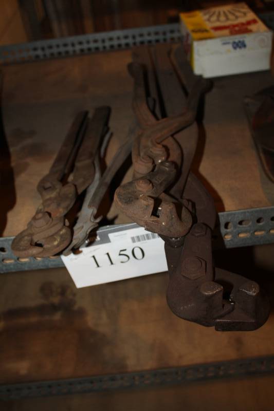 lot 1150 image: Tire Chain Crimper Tools