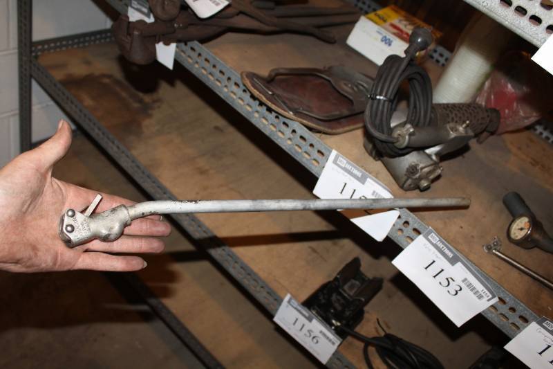 lot 1153 image: Valve Keeper Extractor