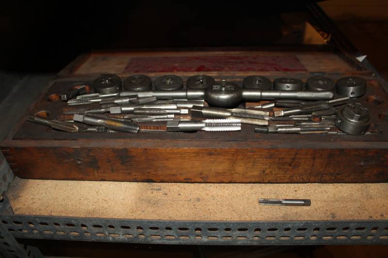 lot 1171 image: Greenfield Tap and Die Set SAE S-80 Thread