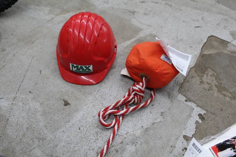 lot 126 image: CMC Rescue Equipment Safety Rope with Carry Bag, Hard Hat