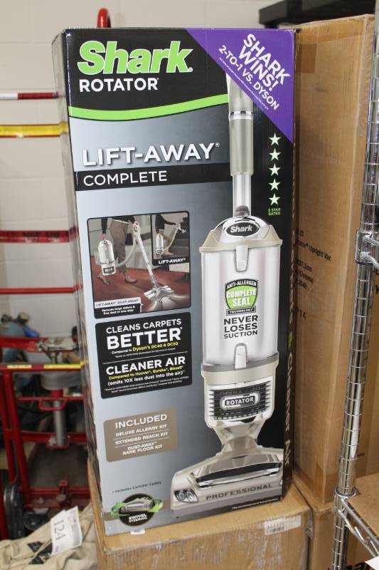 lot 88 image: Shark Rotator Lift-Away Complete Upright Vacuum