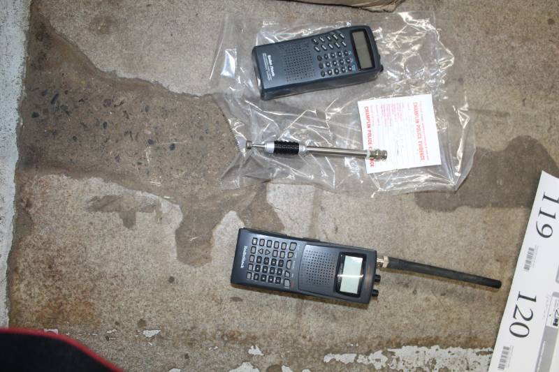 lot 118 image: Lot of (2) RadioShack Pro 8185 Scanning Receivers