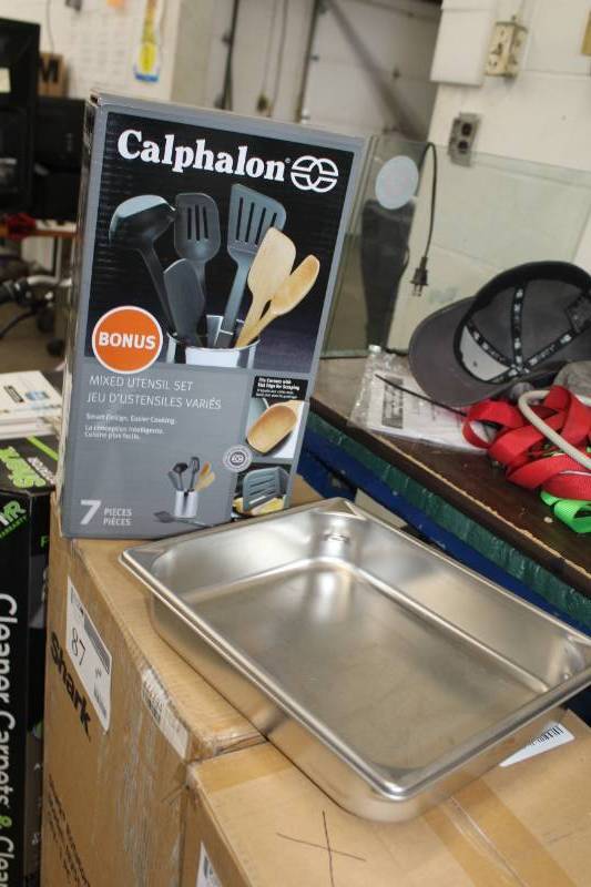 lot 93 image: Lot of (2) Calphalon 7-Piece Mixed Utensil Set, 9x13in. Pan