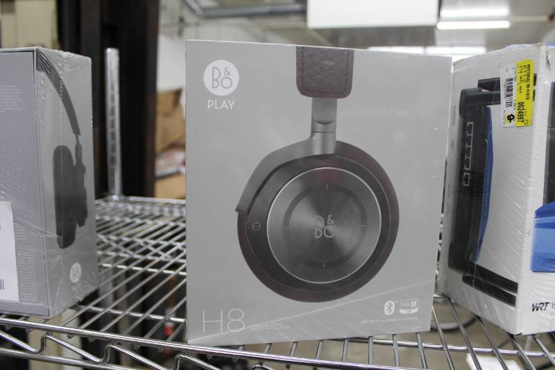 lot 81 image: Bang & Olufson H8 Wireless Active Noise Cancellation Headphones