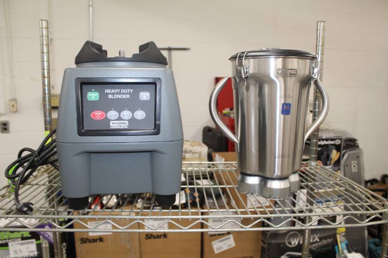 lot 89 image: Waring Commercial Stainless Steel 1-Gallon Heavy Duty Blender CB15
