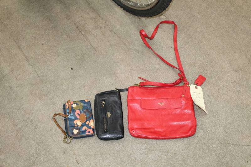 lot 146 image: Lot of (3) Fossel Womens Purse and 2-Clutches