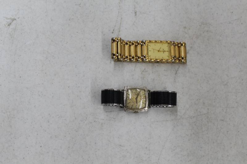 lot 152 image: Lot of (2) Elgin Quartz Gold, Bulova Mens Wrist Watches
