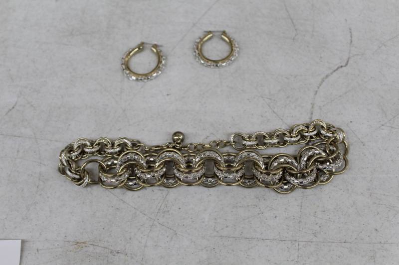 lot 162 image: Womens Earrings, 17in. Gold Necklace