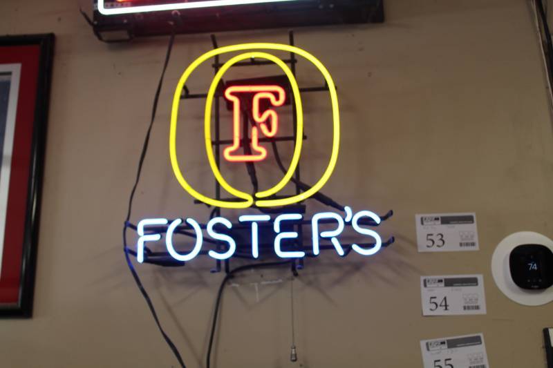 lot 4 image: Fosters Neon Light