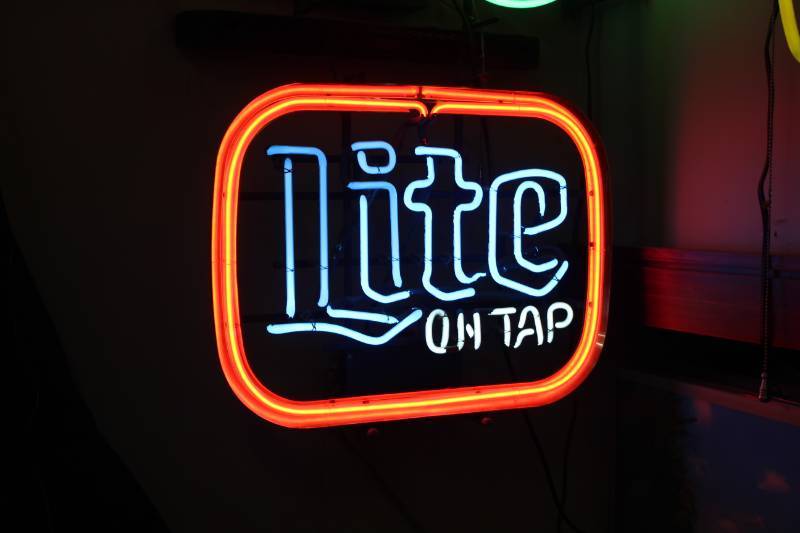 lot 9 image: Lite On Tap Neon Light