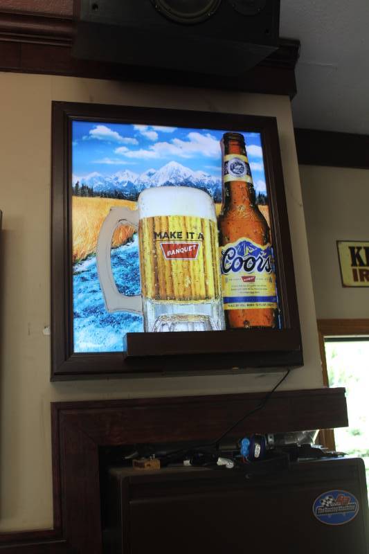 lot 35 image: Coors Make It A Banquet Rippler Lighted Wall Dcor