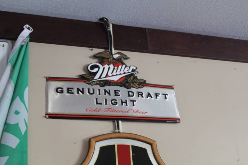 lot 41 image: Miller Genuine Draft Light Wall Sign