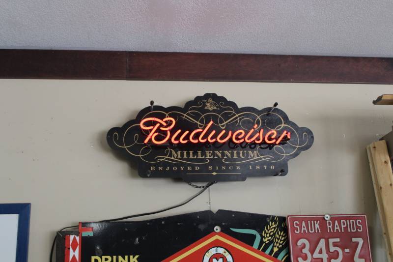 lot 43 image: Budweiser Millenium Neon Light