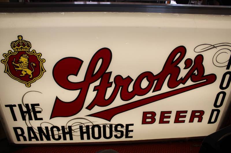 lot 45 image: The Ranch House Food Strohs Beer Lighted Sign