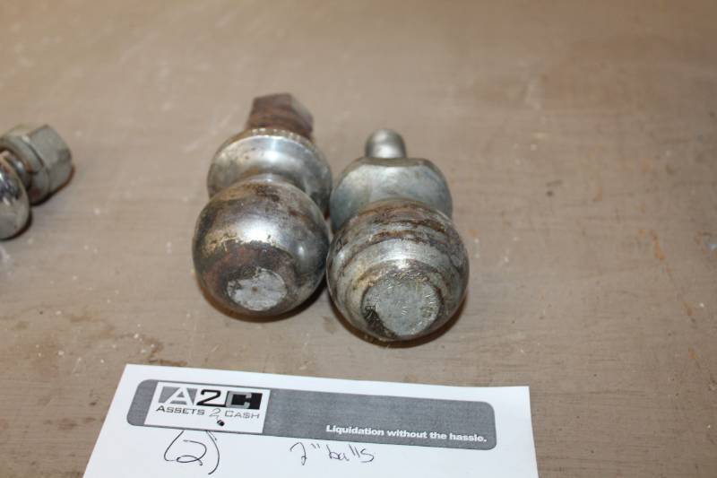 lot 206 image: Lot of (2) Hitch Balls