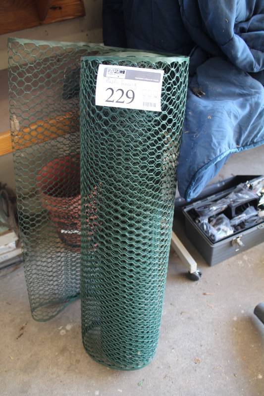 lot 229 image: Plastic Mesh Fencing
