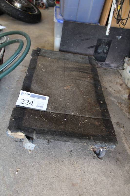 lot 224 image: 4-Wheel Dolly