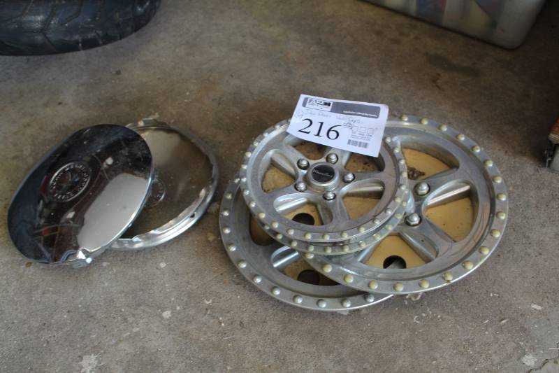 lot 216 image: Lot of (6) John Deere Tractor Hub Caps
