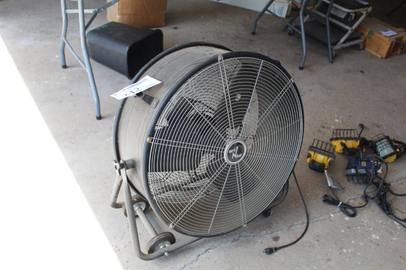 lot 242 image: North Tech 24in. Drum Circulator Fan