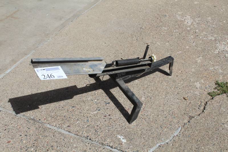 lot 246 image: Clay Pidgeon Target Thrower