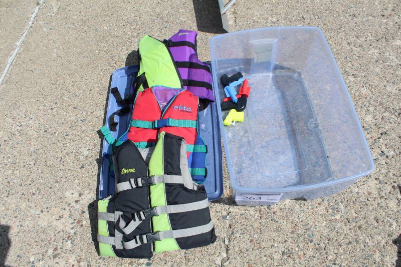 lot 263 image: Lot of (3) Kids Life Preservers, Toy Water Guns