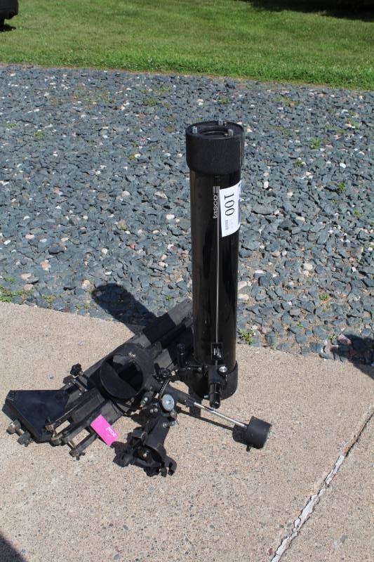 lot 51 image: Tasco Telescope with Tripod