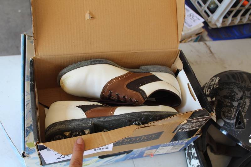 lot 289 image: FootJoy SoftJoys Terrain Golf Shoes
