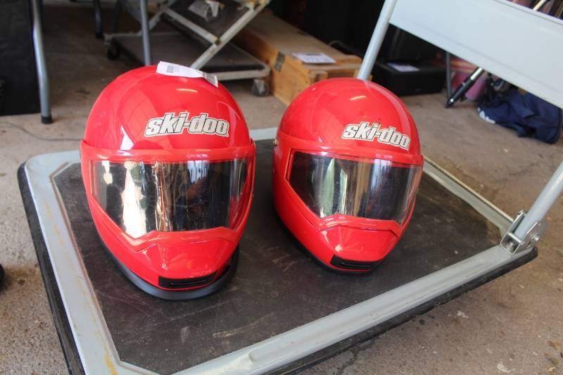lot 283 image: Lot of (2) 1995 Ski-doo Snowmobile Full Face Helmets
