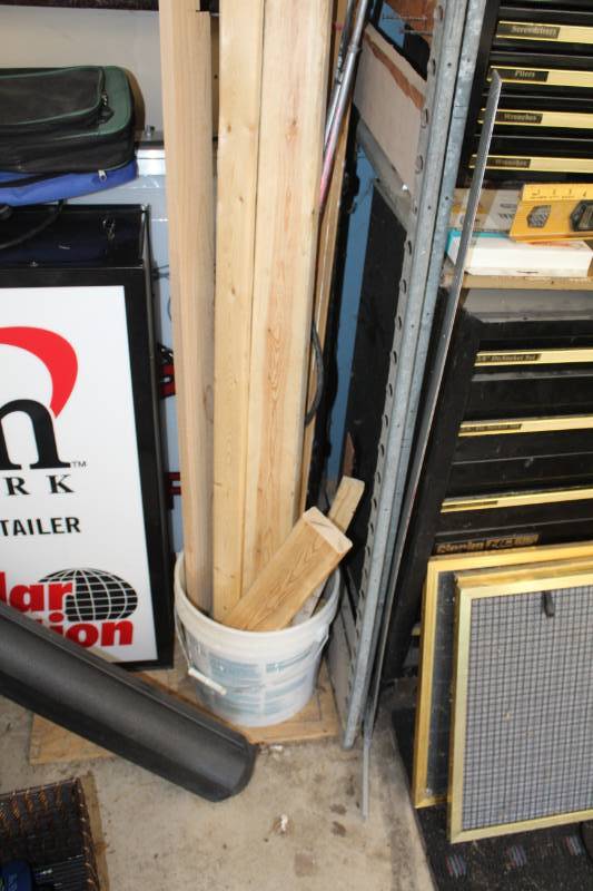 lot 312 image: Scrap Wood Boards