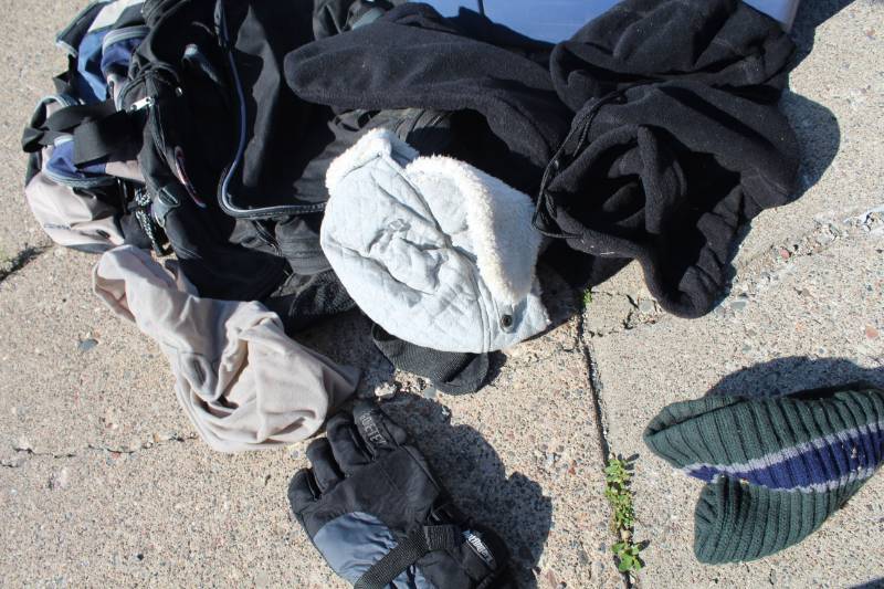 lot 279 image: Winter Gloves, Caps, Hats, Backpacks
