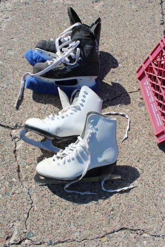lot 278 image: Lot of (2) Ice Skates