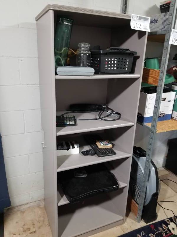 lot 112 image: Wooden Bookcase with 4-Adjustable Shelves