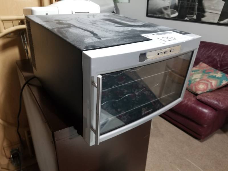 lot 120 image: Emerson 0.8-cu.ft. Wine Cooler