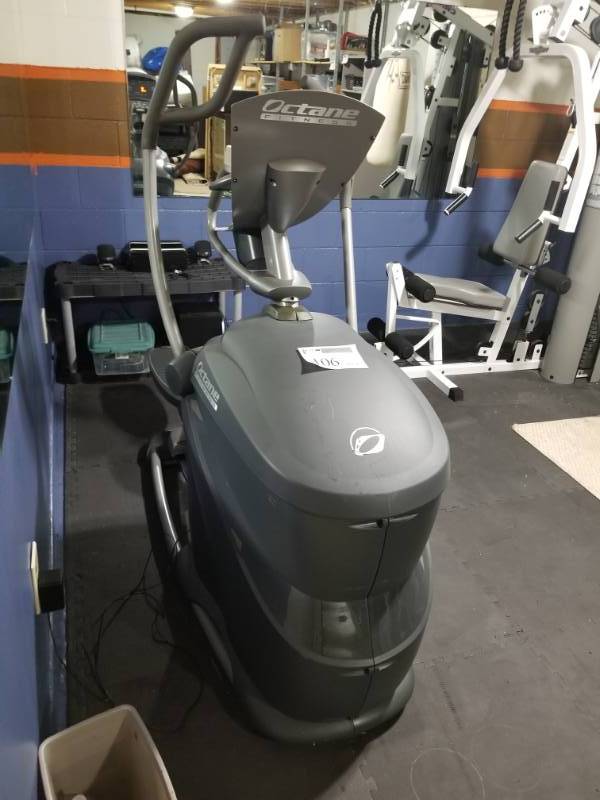 lot 106 image: Octane Fitness Elliptical Machine
