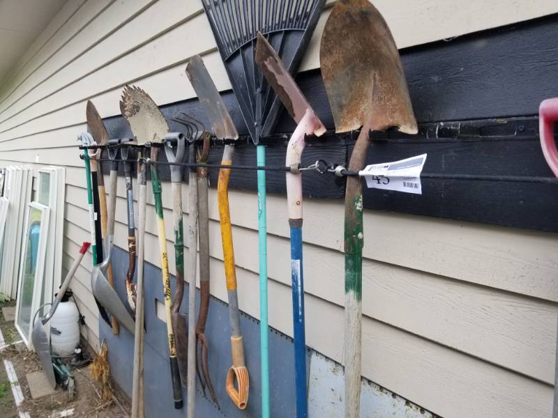 lot 93 image: Shovels, Spades, Leaf Rake, Lawn Sprinkler, Garden Tools, Pressure Sprayer