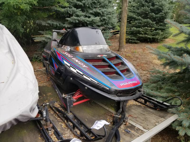 lot 53 image: Polaris 500 Indy IFS Xtra Snowmobile