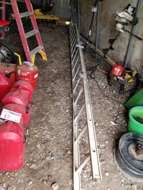 lot 78 image: 16ft. Aluminum Collapsible Extension Ladder