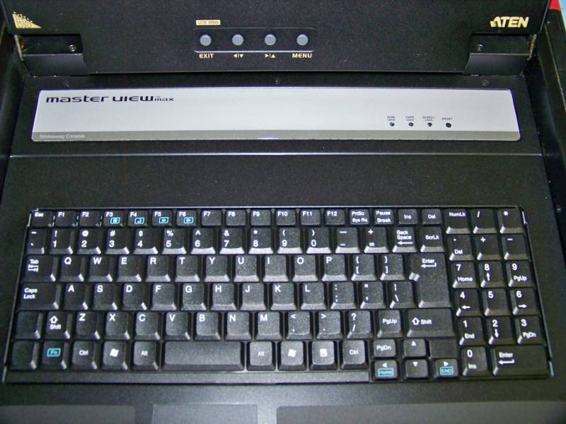lot 62 image: Masterview Max, 15 LCD Sideway Console, Rack Mountable Slide-Out Keyboard and Monitor  KVM Console