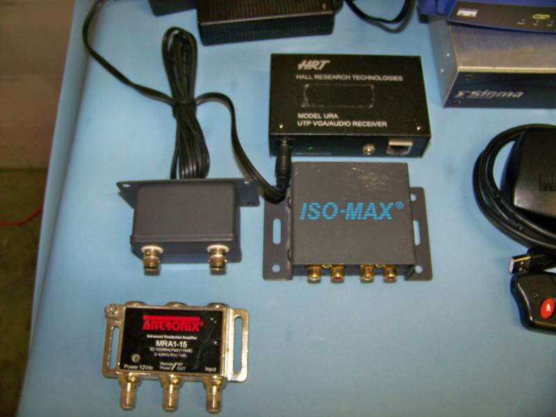 lot 44 image: Miscellaneous lot of Audio  Video  Network items