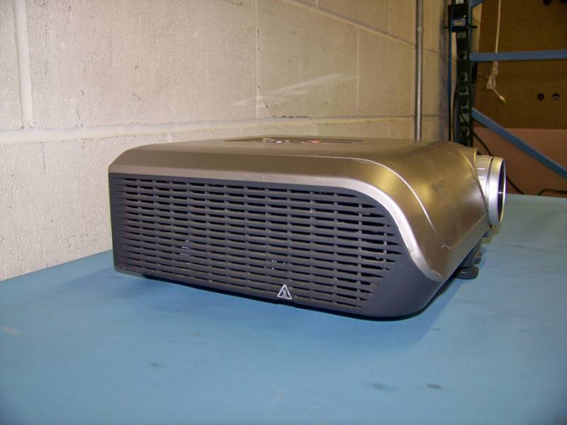 lot 33 image: Sharp, XR-10X, DLP Projector with Remote Control