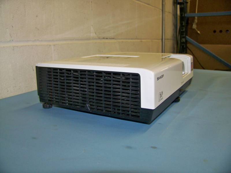 lot 32 image: Sharp, PG-D2710X, DLP Projector with Remote Control