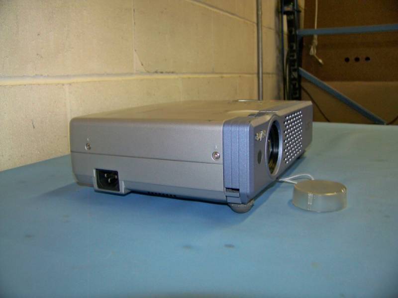 lot 31 image: Sanyo, PLC-XU48, LCD Projector
