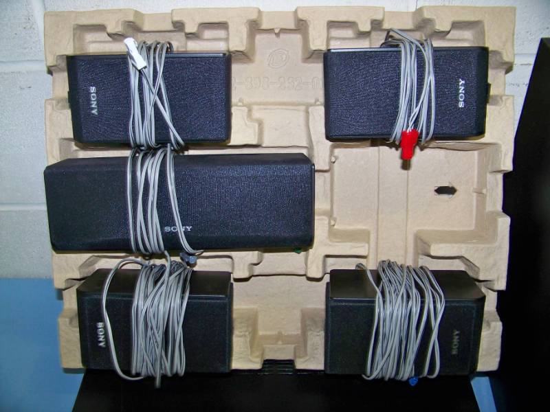 lot 84 image: Sony, Multi-Channel AV Receiver with Remote Control, Subwoofer and Surround Speaker System