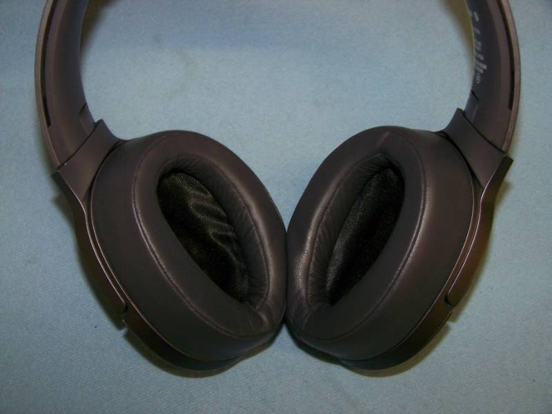 lot 106 image: Sony, h.ear on 2, Wireless, Noise Canceling, Bluetooth Stereo Headset  Headphones in Original, Open Box