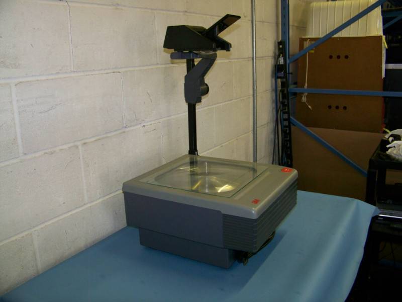 lot 90 image: 3M, 9050, Overhead Projector