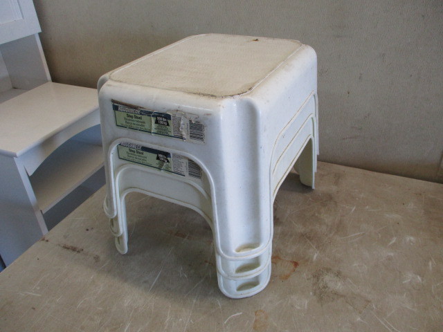 lot 69 image: Step Stools